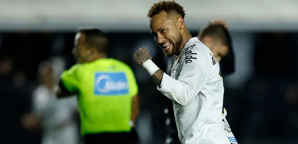 Neymar celebrando tras anotar un gol en el partido