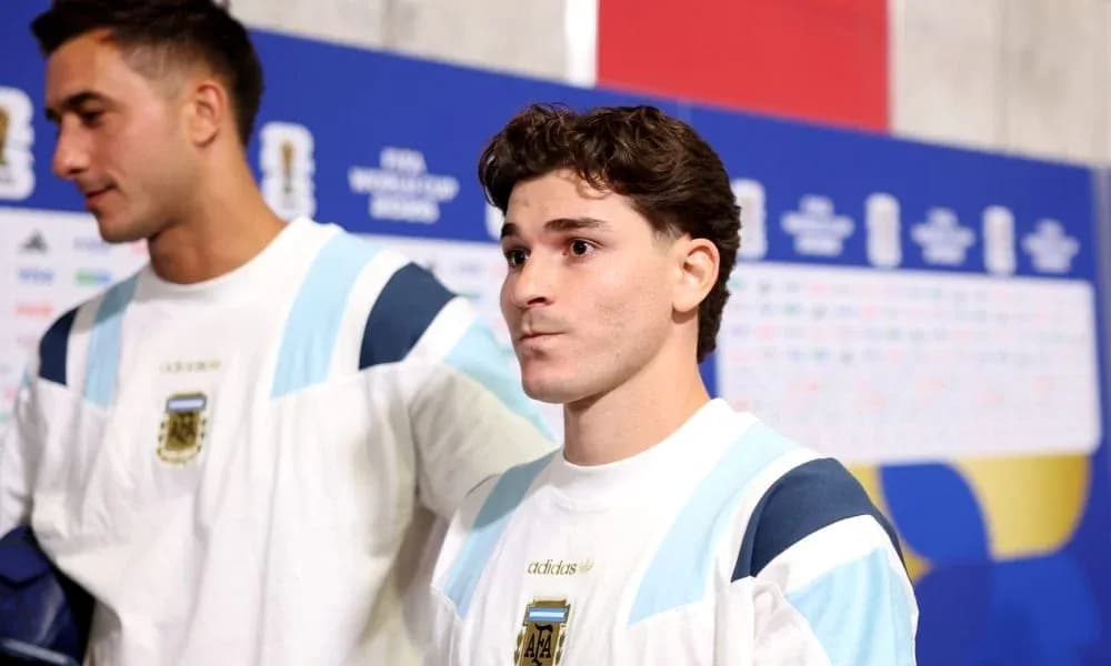 Jugadores de Argentina en zona mixta antes del partido