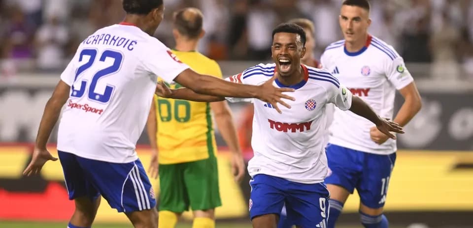 Jugadores de HNK Hajduk Split celebrando un gol