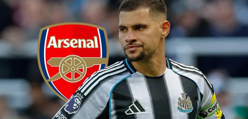Jugador de Newcastle con camiseta de capitán