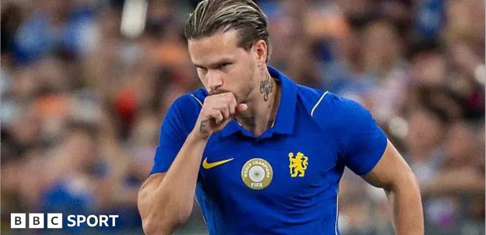 Jugador de Chelsea en acción durante el partido