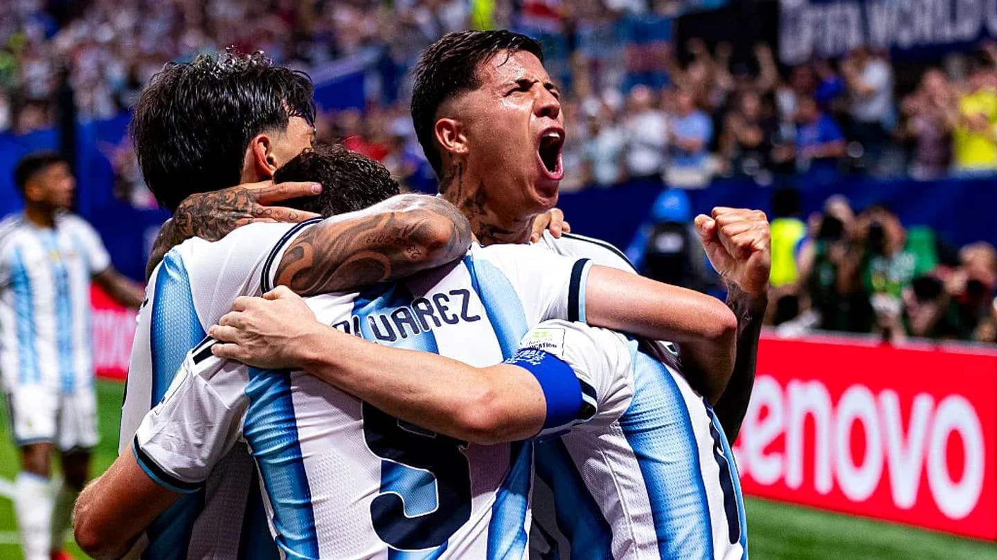 Jugadores de Argentina celebrando un gol en partido