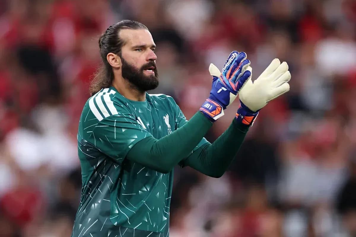 Portero aplaudiendo durante el partido