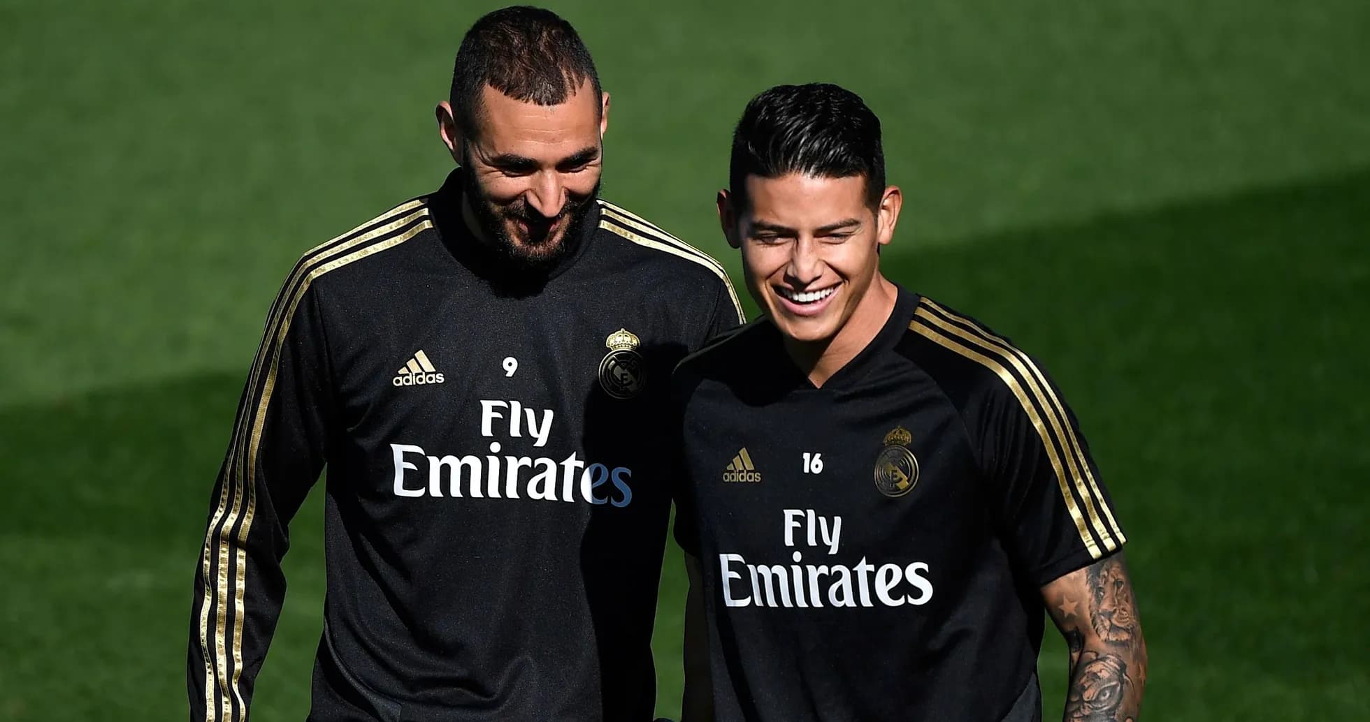 Dos jugadores de Real Madrid en sesión de entrenamiento