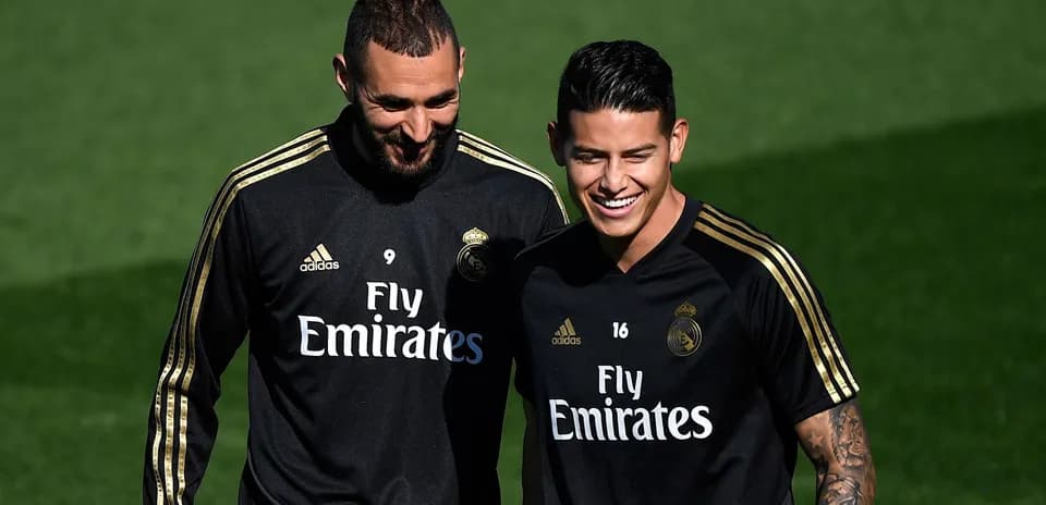 Dos jugadores de Real Madrid en sesión de entrenamiento