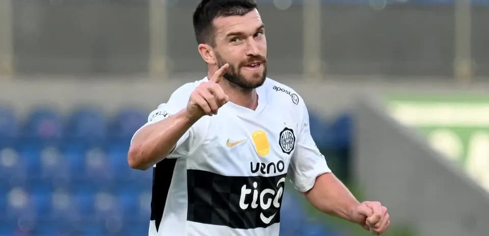 Jugador celebrando con el dedo índice levantado