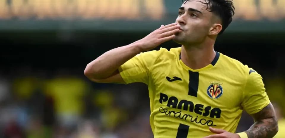 Jugador del Villarreal celebrando un gol