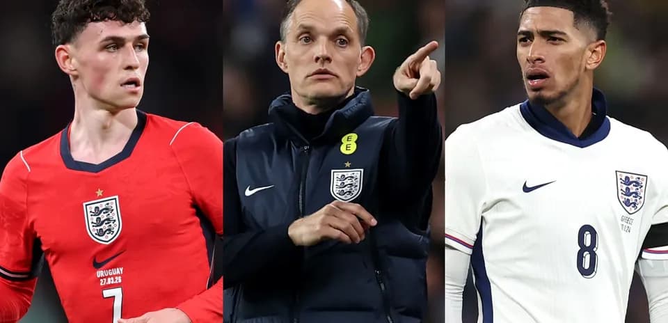 Tres jugadores de Inglaterra en acción durante un partido