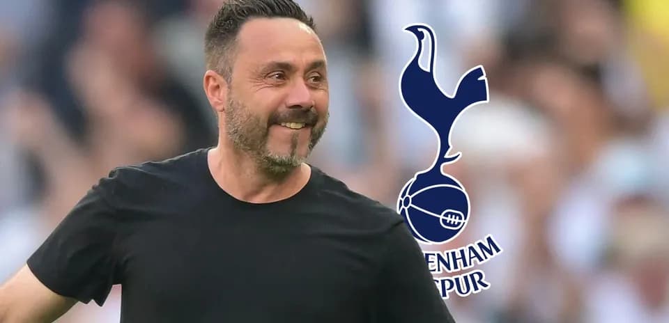 Entrenador de Tottenham sonríe en el campo