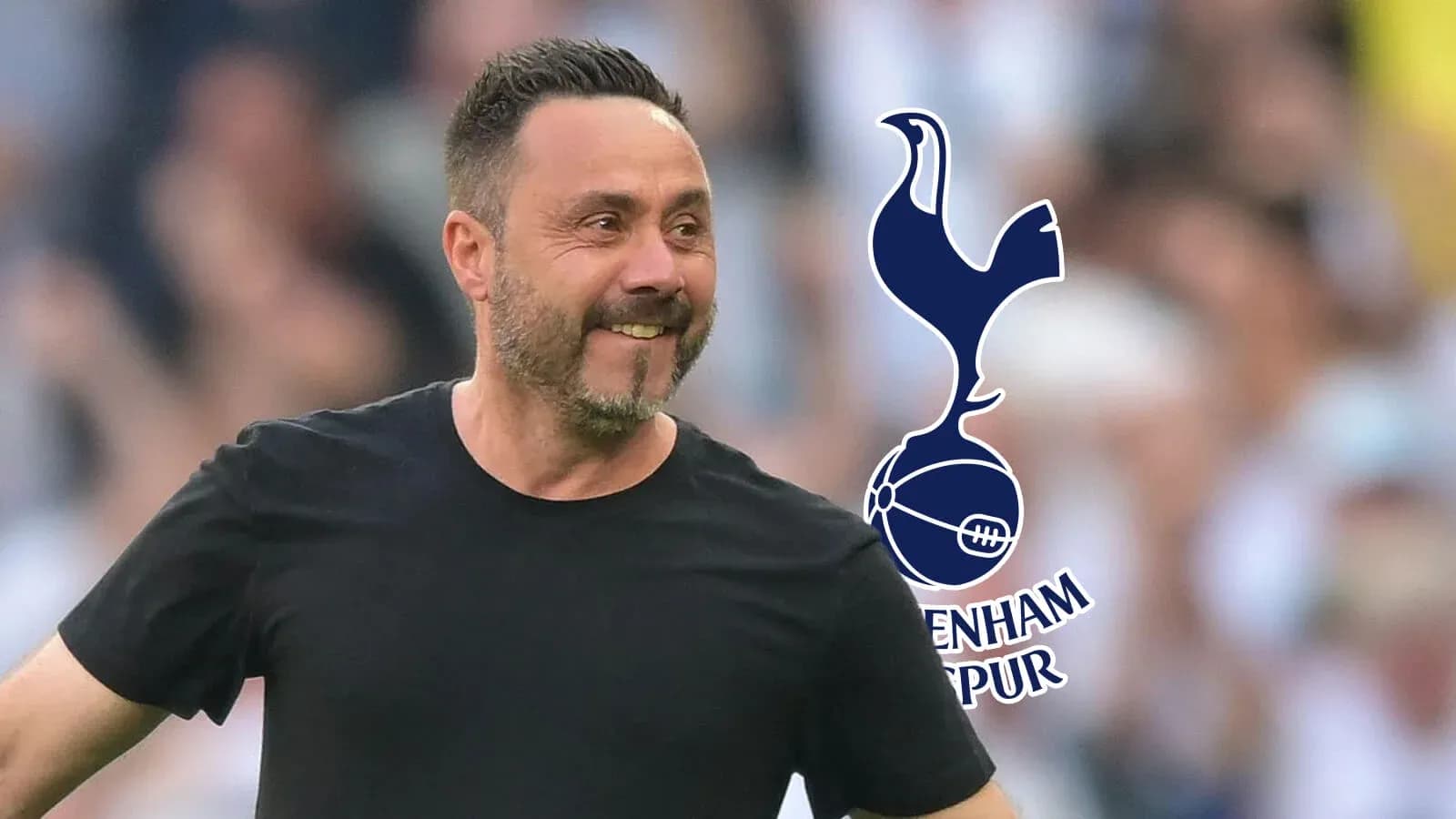 Entrenador de Tottenham sonríe en el campo