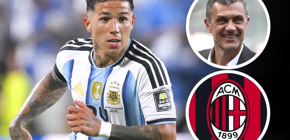 Jugador argentino corriendo con balón durante un partido