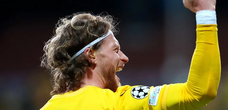 Portero celebrando en la UEFA Champions League