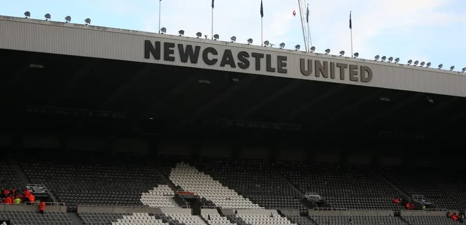 Estadio de Newcastle United con gradas vacías