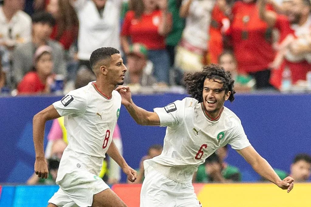 Jugadores de Marruecos celebrando un gol durante el partido