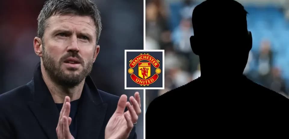 Entrenador aplaudiendo con logo de Manchester United