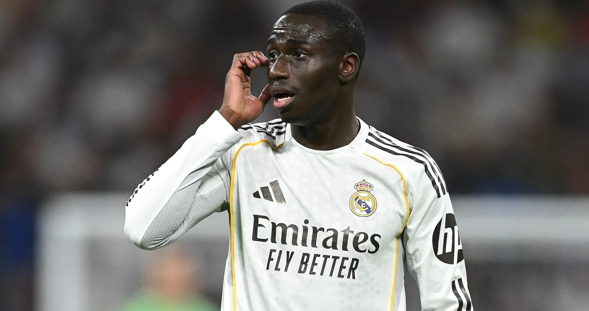 Jugador de Real Madrid en acción durante partido