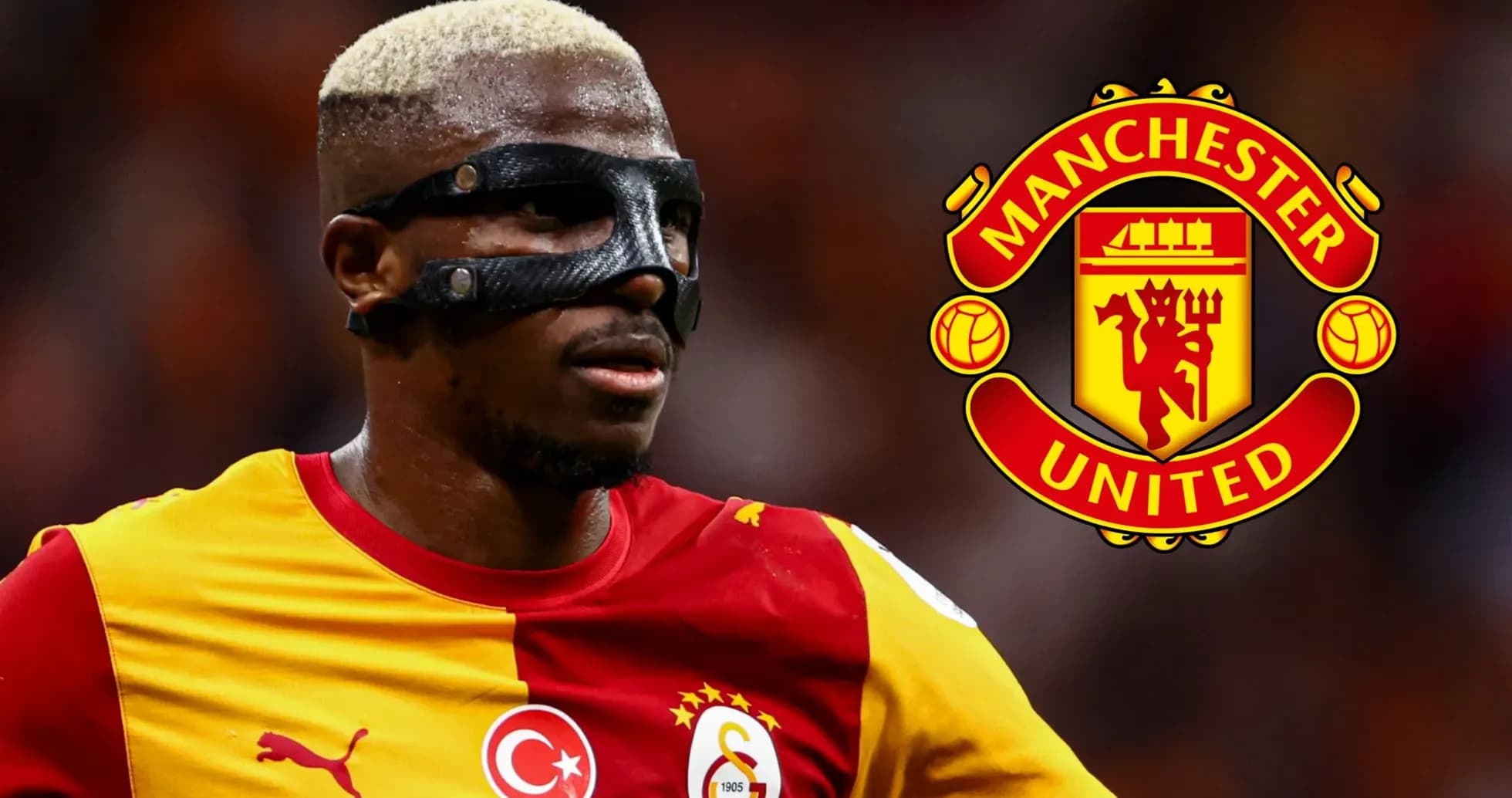 Jugador de Galatasaray con máscara en el campo