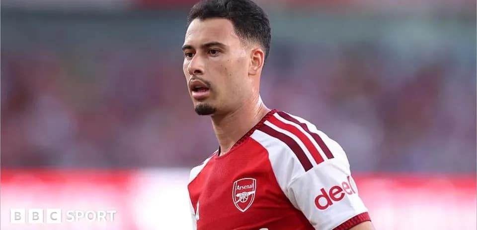 Jugador de Arsenal en el campo durante partido