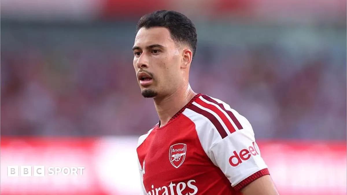 Jugador de Arsenal en el campo durante partido