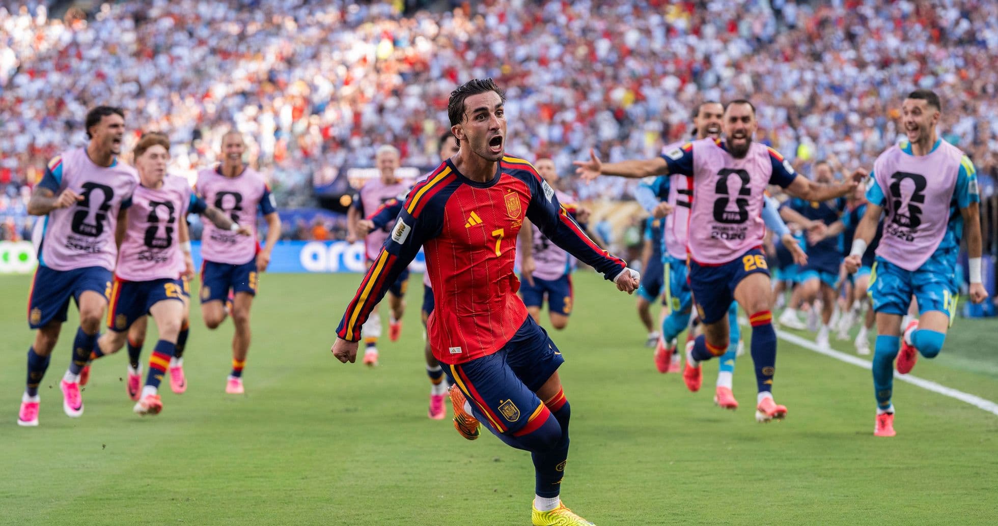 Jugador de España celebrando un gol con el equipo