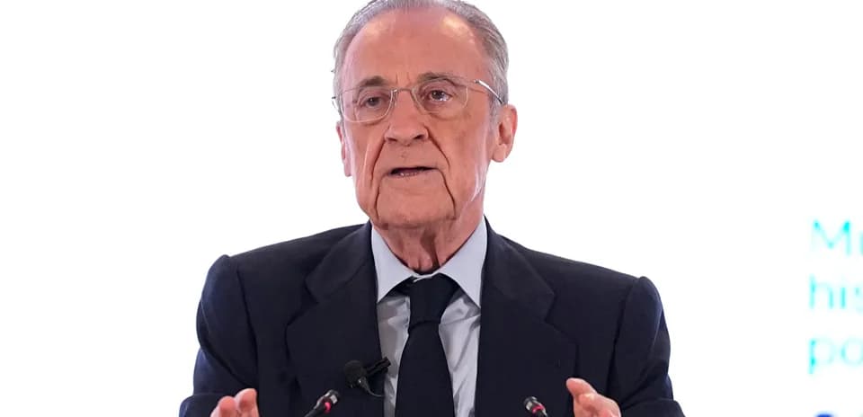 Presidente hablando en una conferencia de prensa