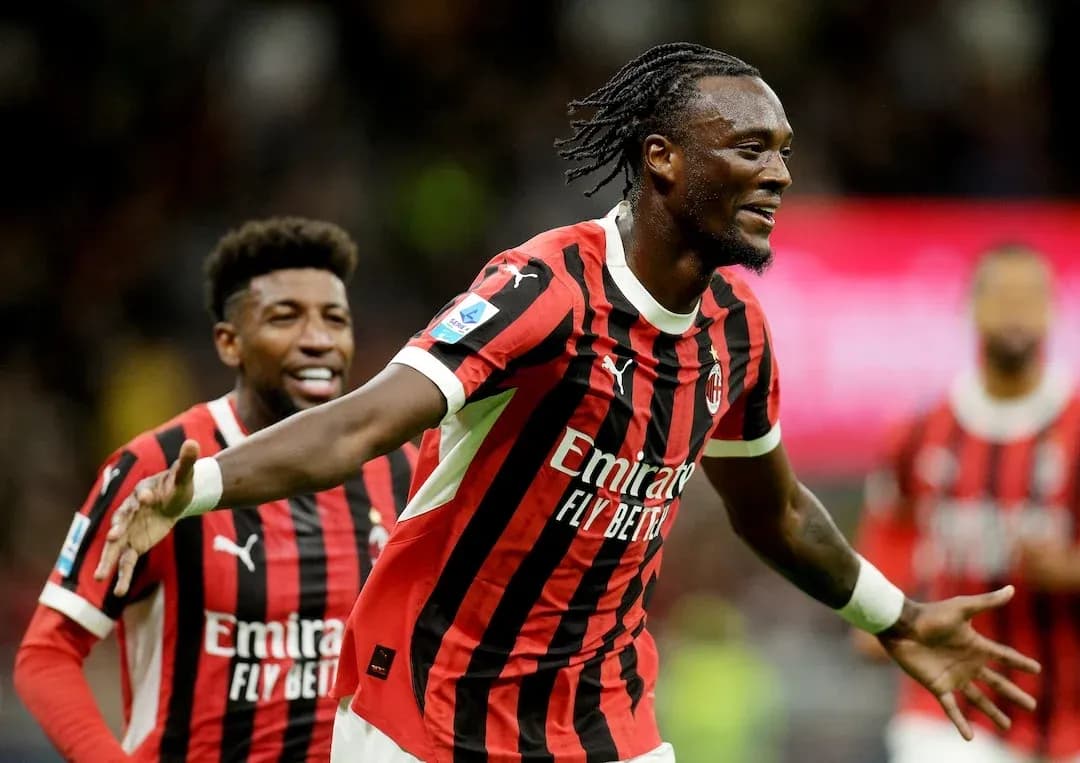 Jugador de AC Milan celebra un gol