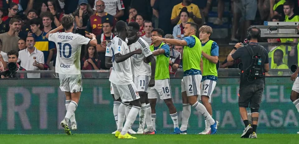 Celebración de gol del equipo de Como