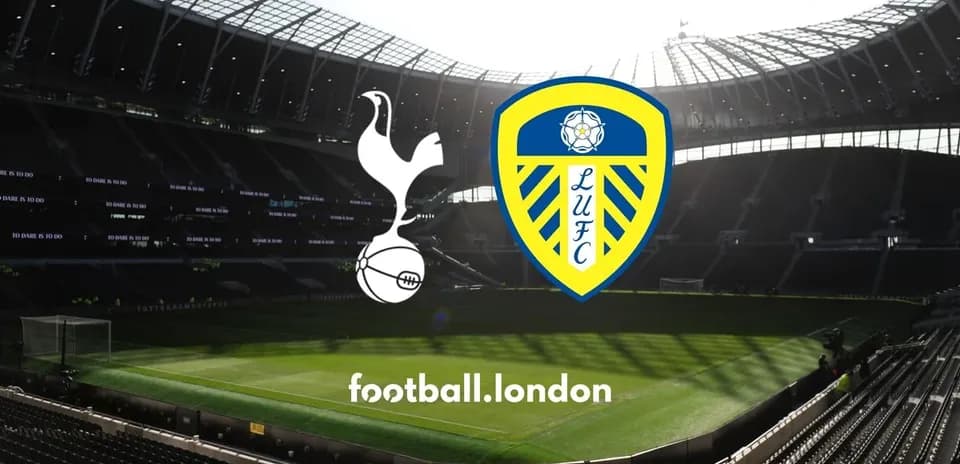 Estadio vacío con logos de Tottenham y Leeds
