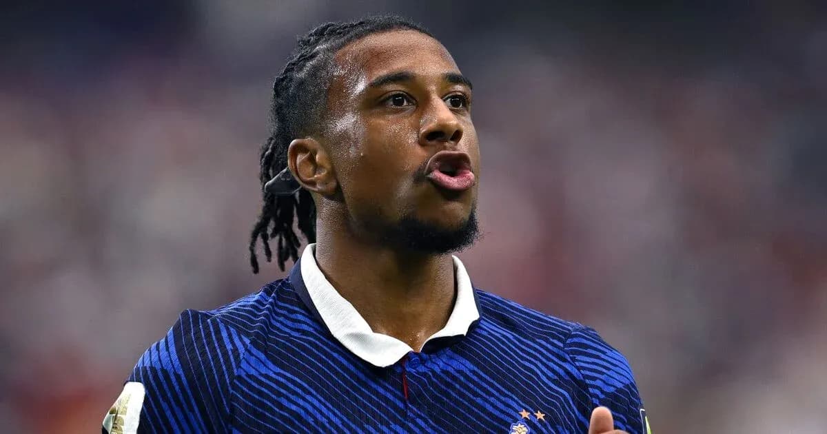 Jugador de Francia hablando durante el partido