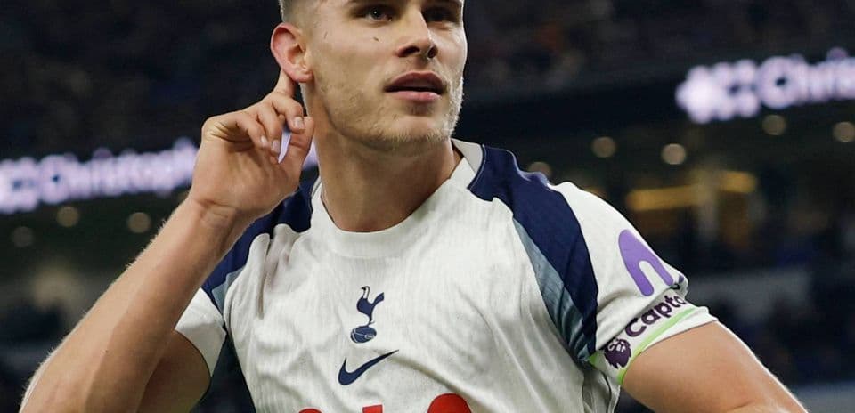 Jugador del Tottenham celebrando un gol