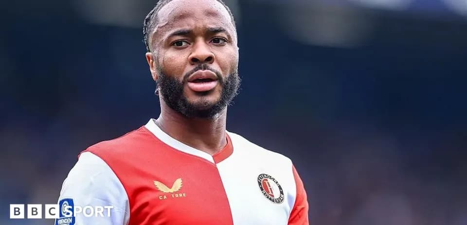 Jugador de Feyenoord en uniforme durante partido