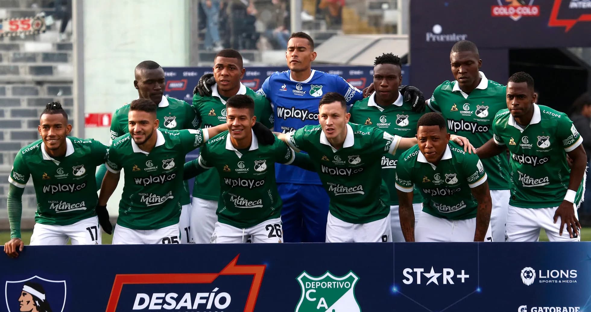 Equipo de Deportivo Cali posando para fotografía oficial