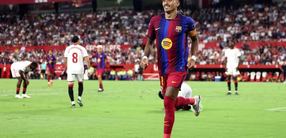 Jugador de Barcelona celebrando un gol en Sevilla