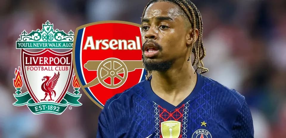 Jugador de PSG con logotipos de Liverpool y Arsenal