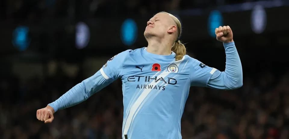 Erling Haaland celebrando un gol con Manchester City