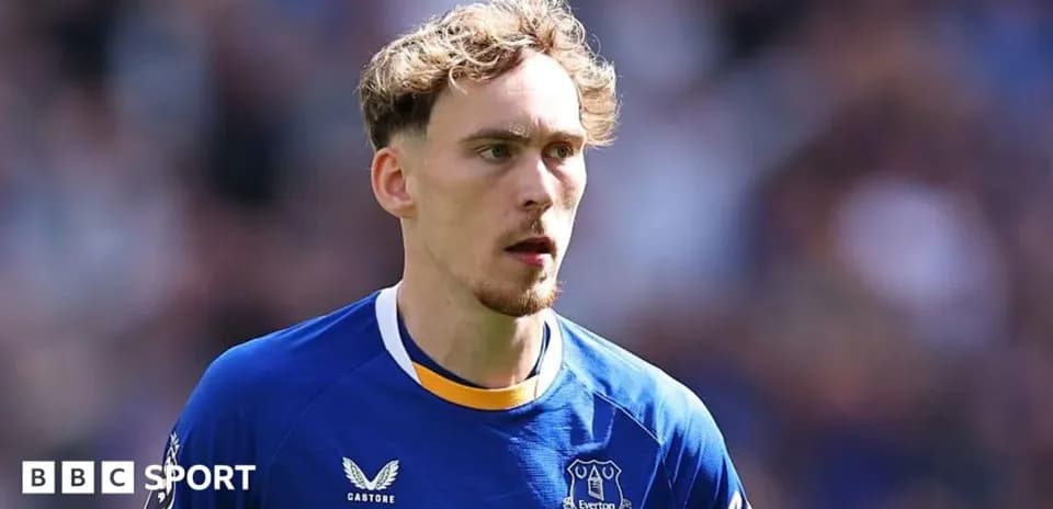 Jugador de Everton en campo durante el partido