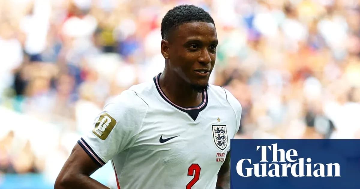 Jugador de Inglaterra sonriendo durante el partido