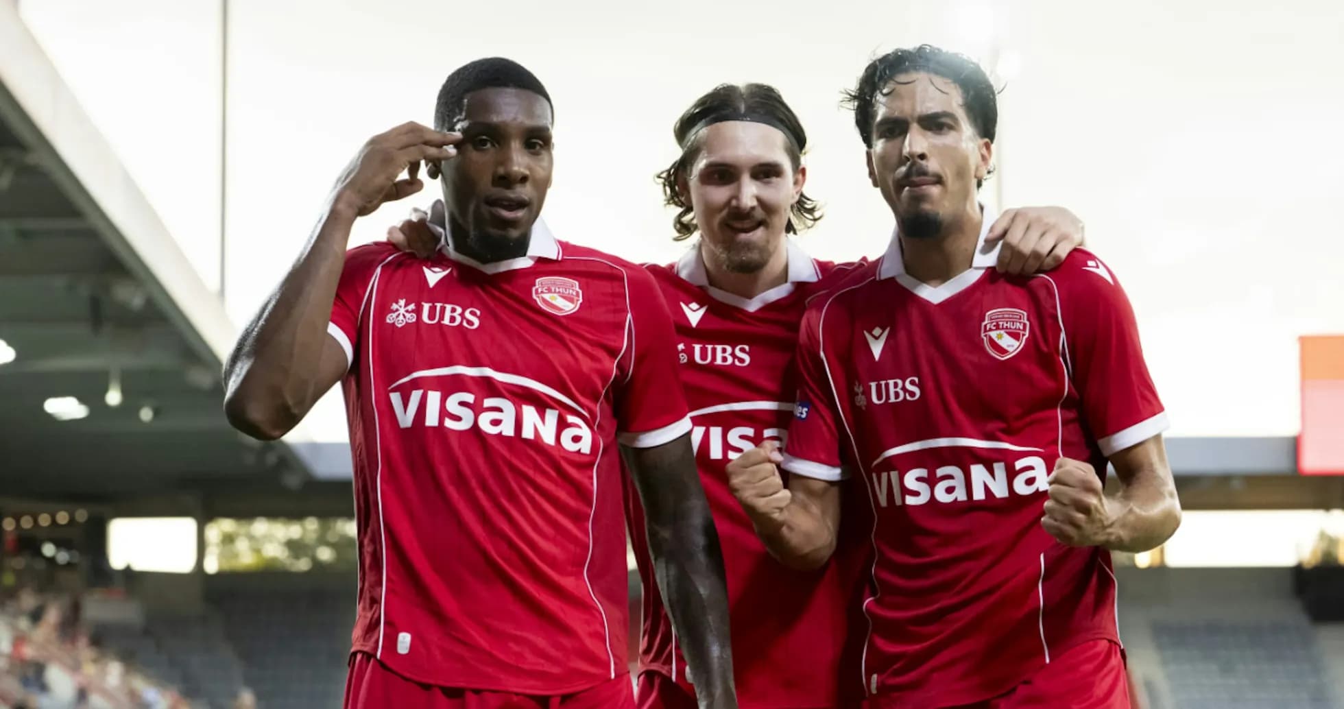 Jugadores de FC Thun celebrando un gol