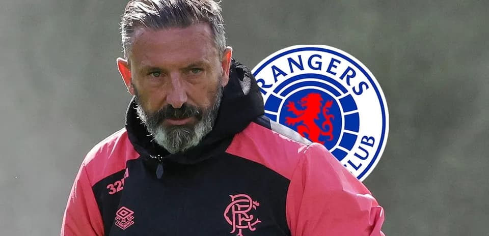 Entrenador de Rangers durante una sesión de entrenamiento