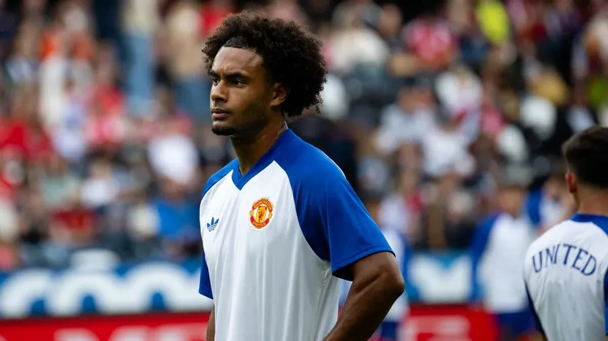 Jugador de Manchester United en calentamiento previo al partido