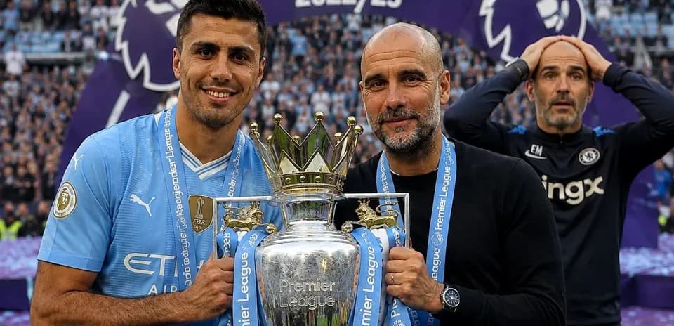 Jugadores de Manchester City celebrando el trofeo Premier League
