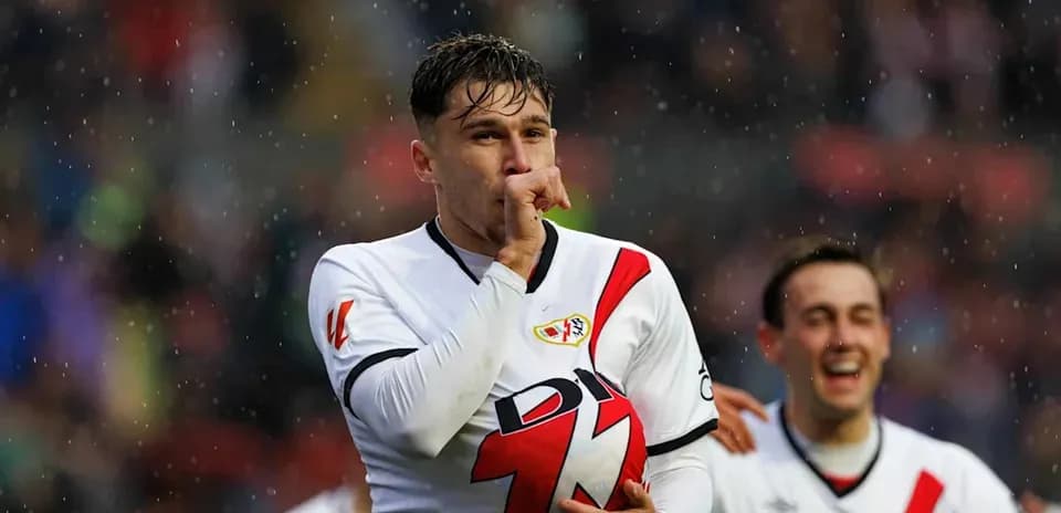 Jugador de Rayo Vallecano celebrando un gol