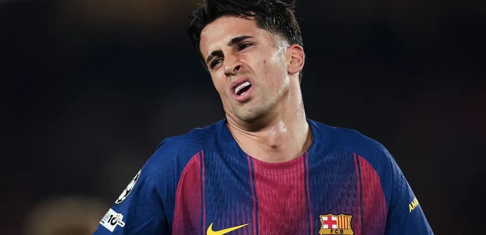 Jugador de Barcelona mostrando frustración en el campo