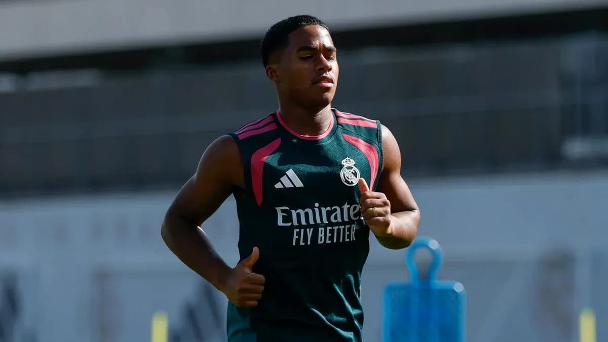 Jugador del Real Madrid corriendo durante entrenamiento