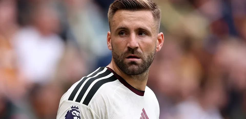 Jugador con camiseta de Manchester United en el campo
