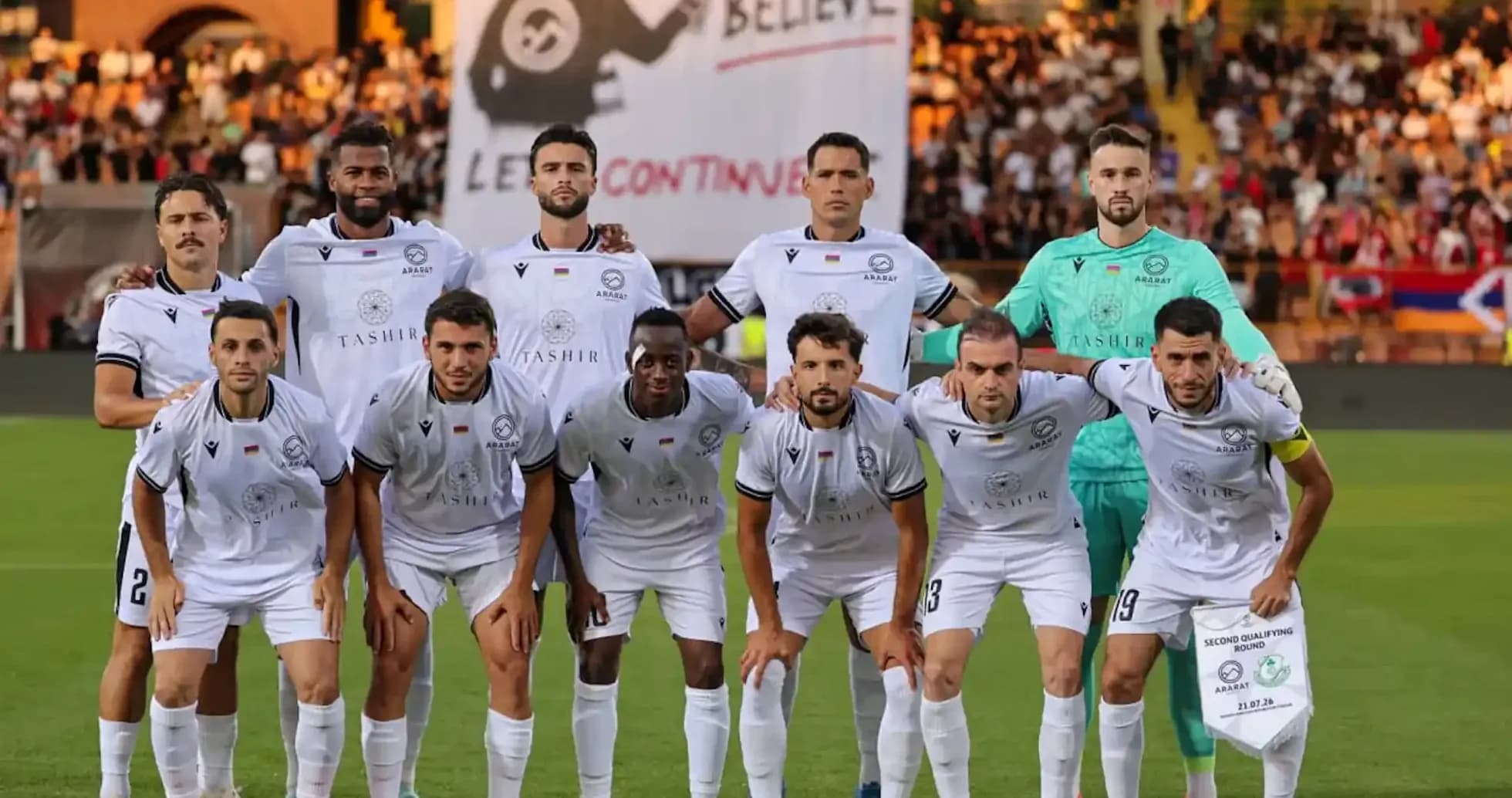 Equipo de Ararat-Armenia antes del partido