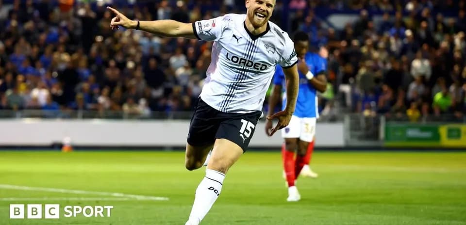 Jugador de Derby County celebrando un gol