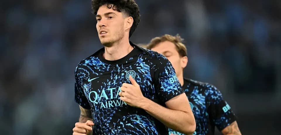Jugador corriendo en el calentamiento del partido