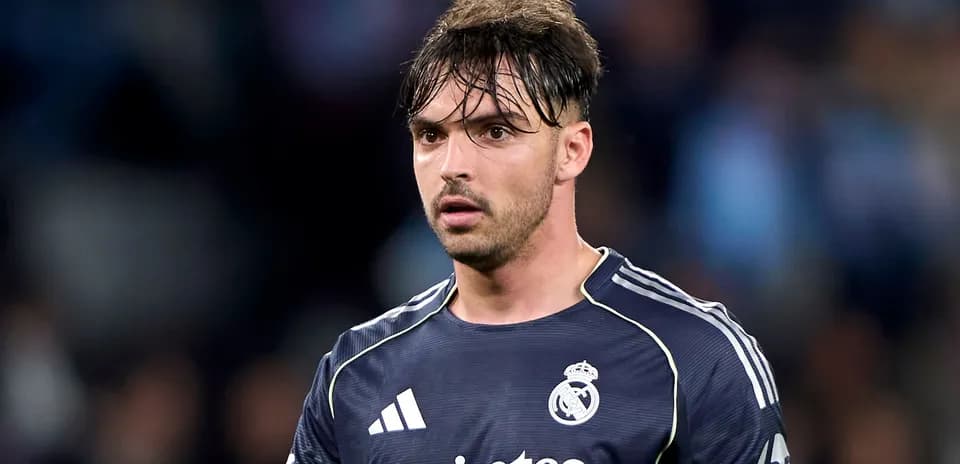 Jugador de Real Madrid en uniforme durante el partido