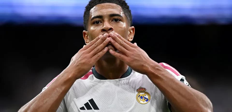 Jugador de Real Madrid haciendo gesto tras gol
